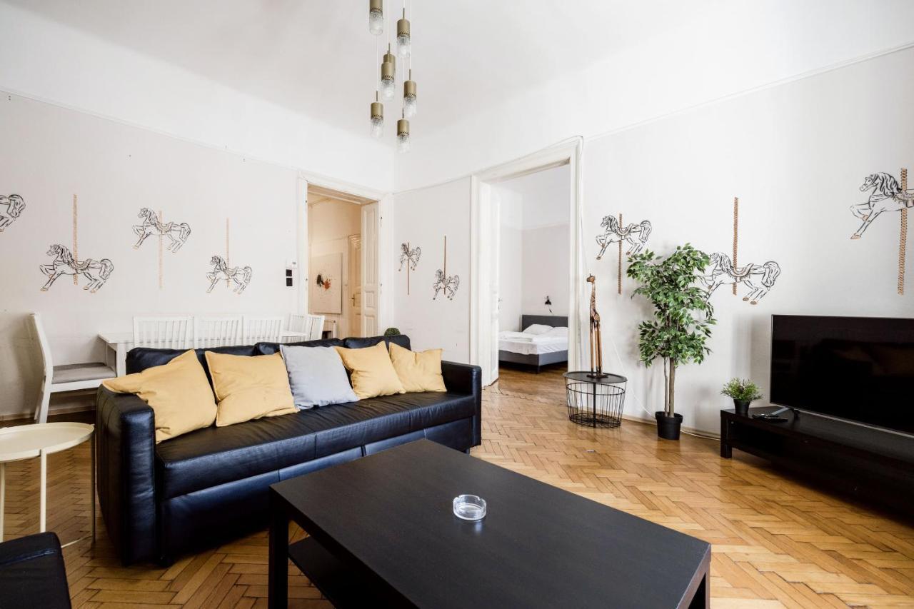 Downtown Circus Apartment Budapeste Exterior foto